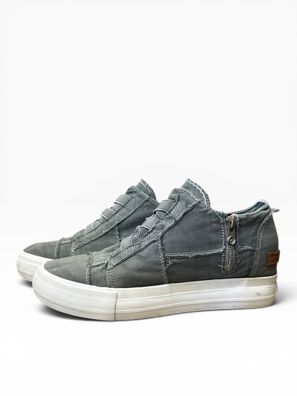 Jenn Ardor Gray Distressed Canvas Sneakers Women’s Size 8.5